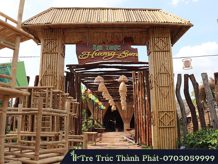 cổng chào bằng tre tại Tre Trúc Thành Phát